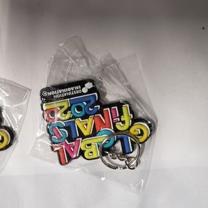 ❤2 Di 2020 global finals keychain and 1 sunglasses